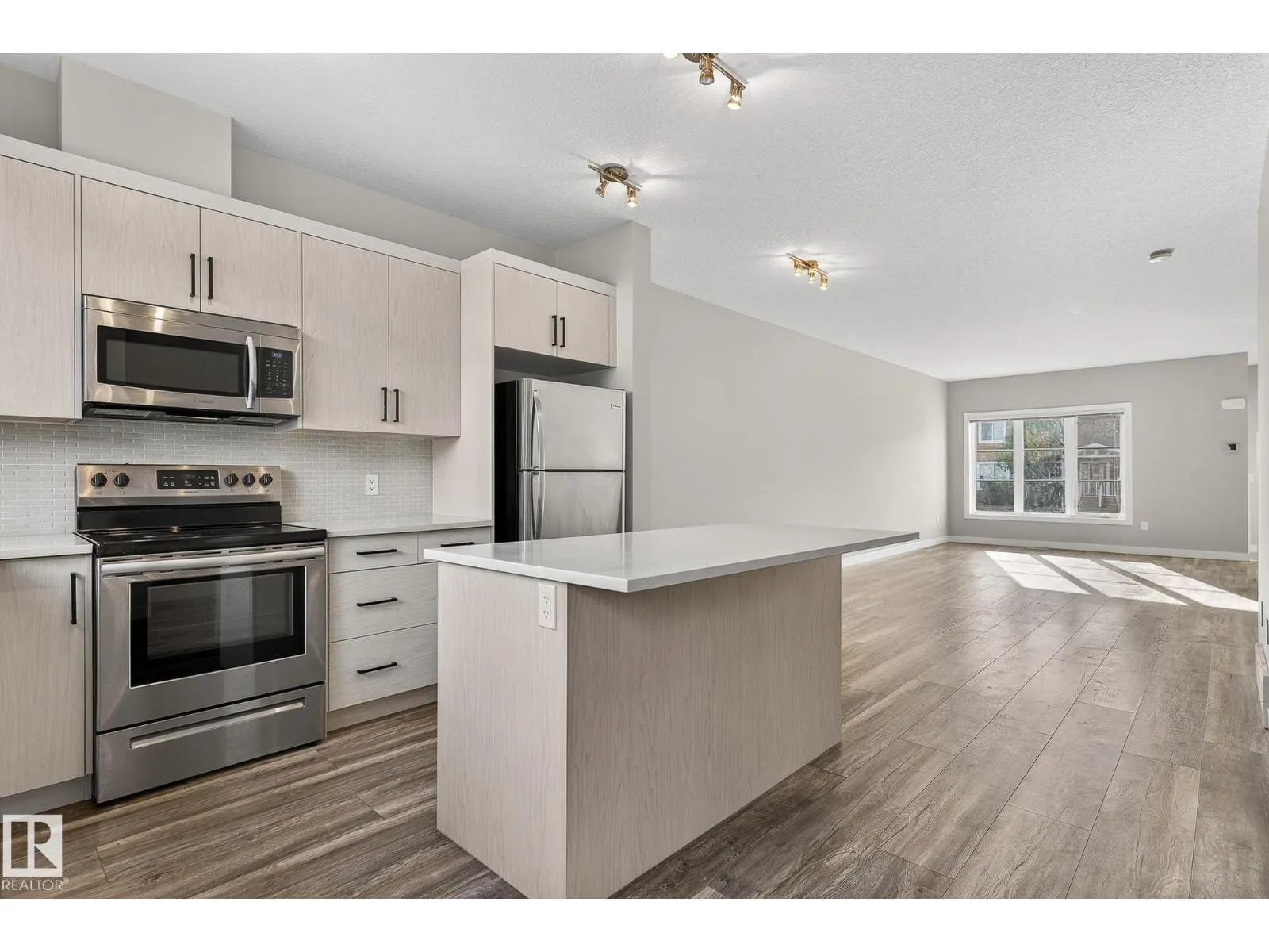 1077 Gault BV NW