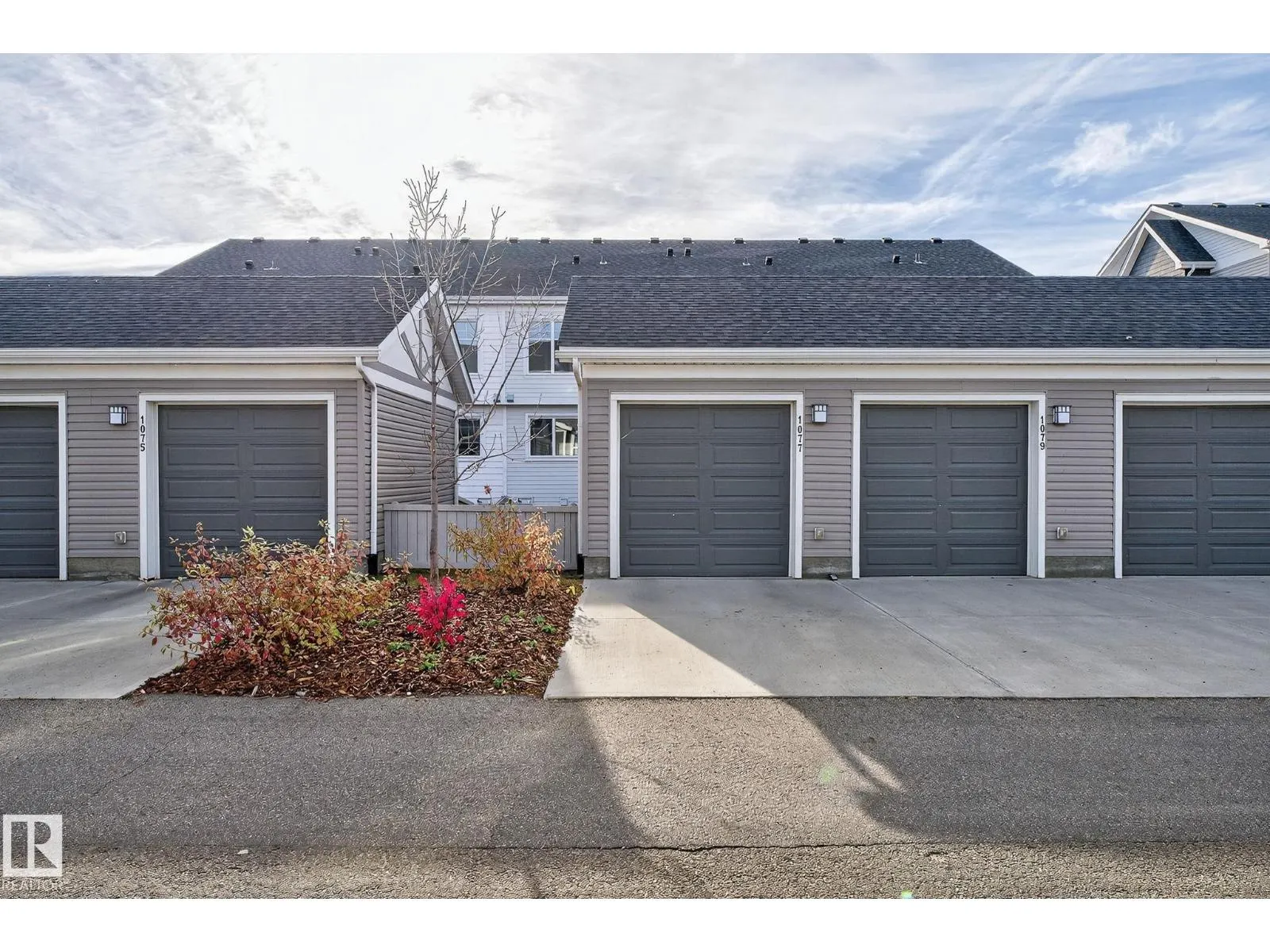 1077 Gault BV NW