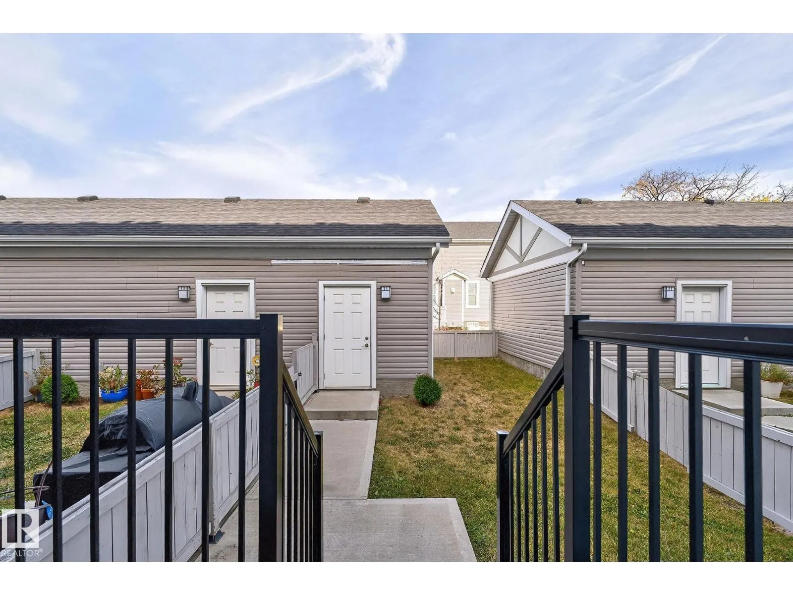 1077 Gault BV NW