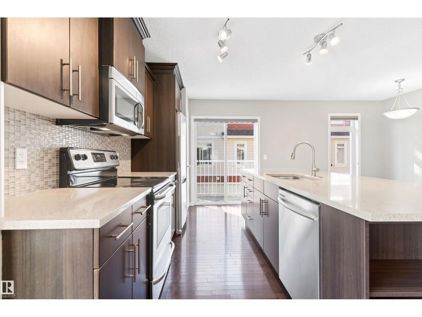 #154 1804 70 ST SW
