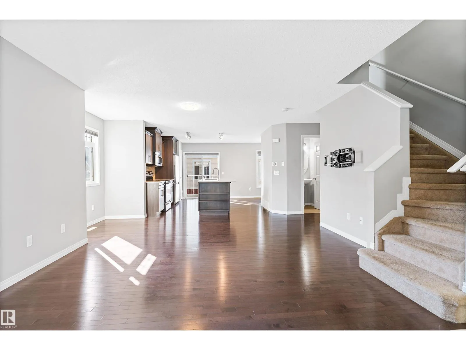 #154 1804 70 ST SW