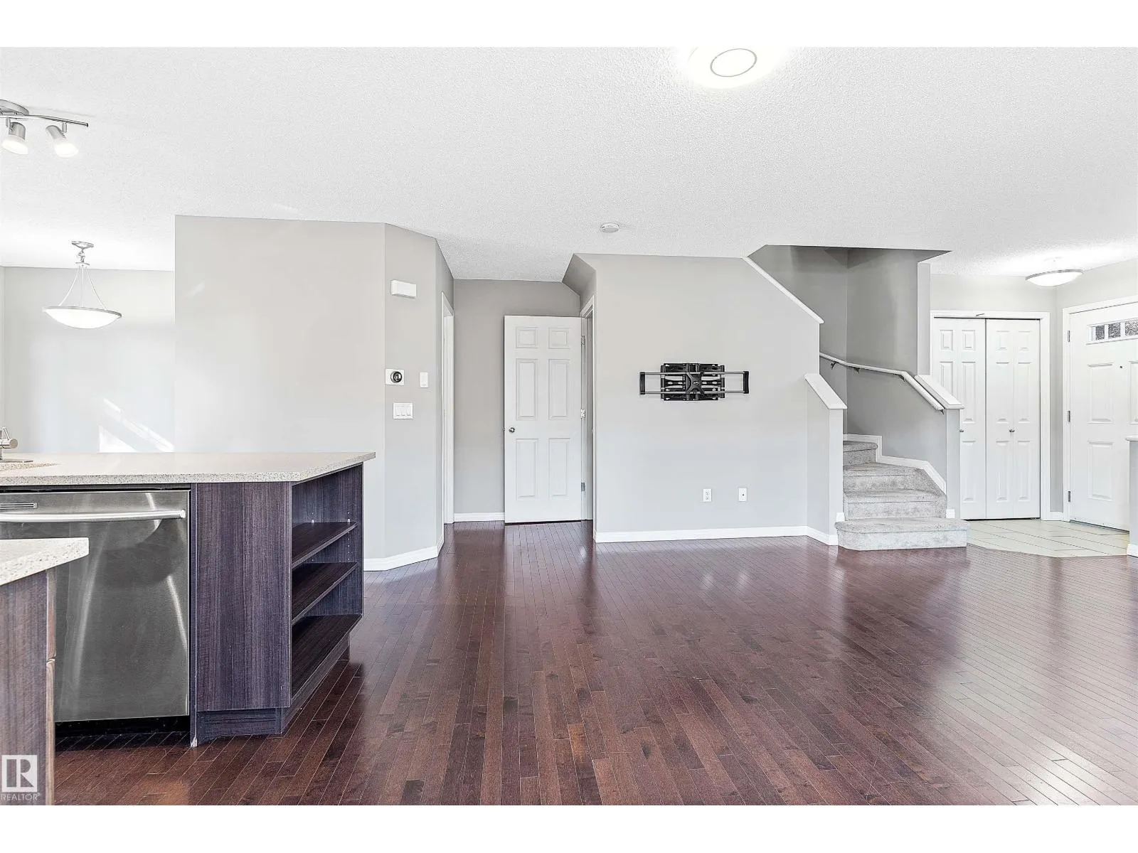 #154 1804 70 ST SW
