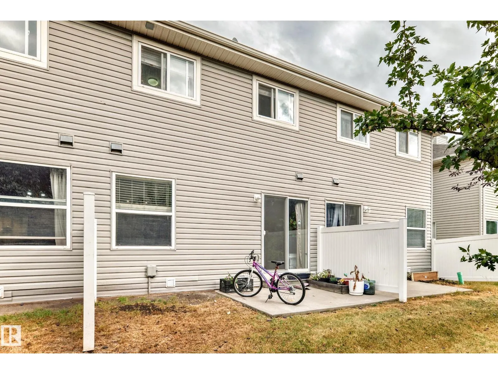 #72 230 EDWARDS DR SW