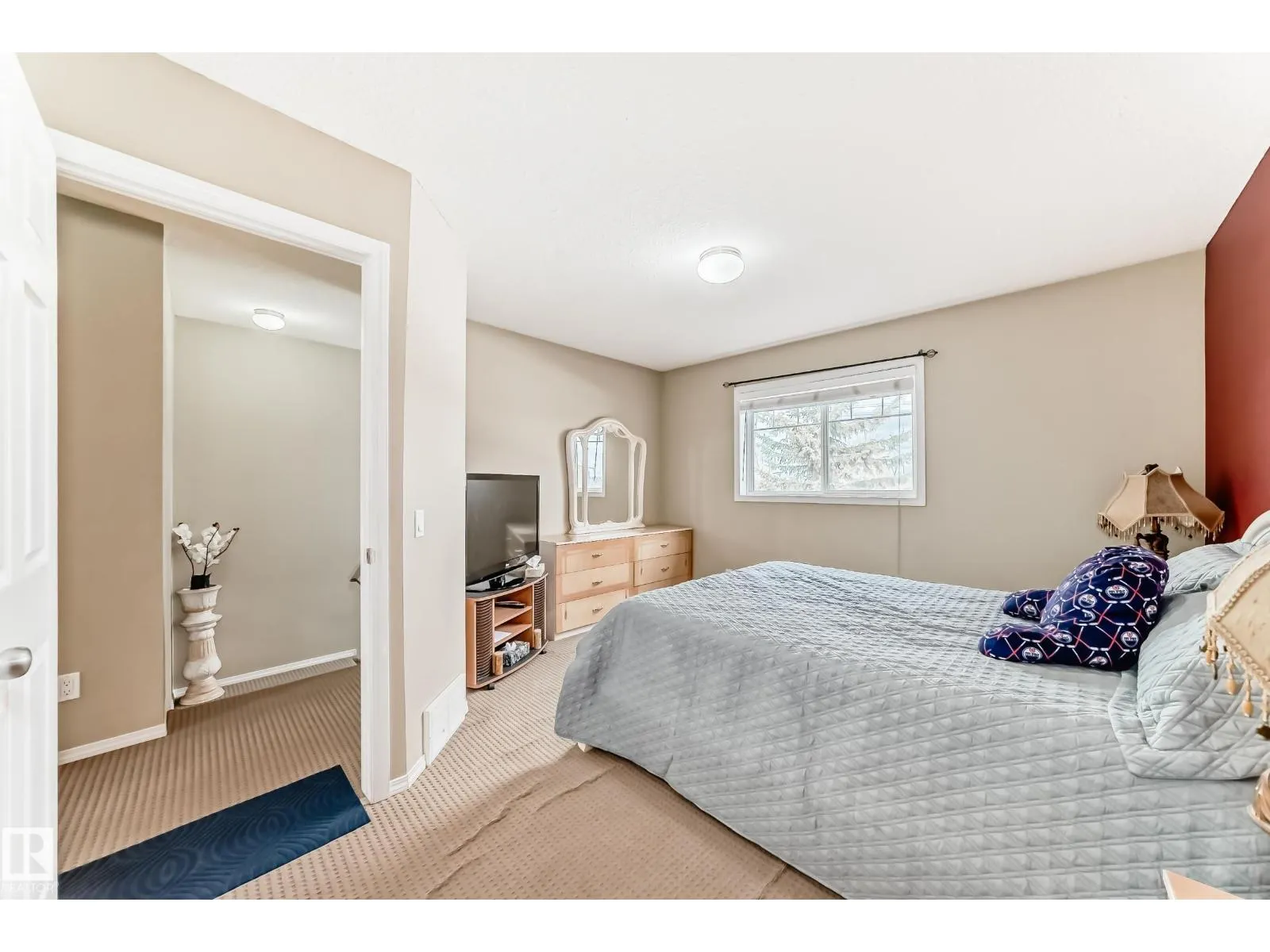 #72 230 EDWARDS DR SW