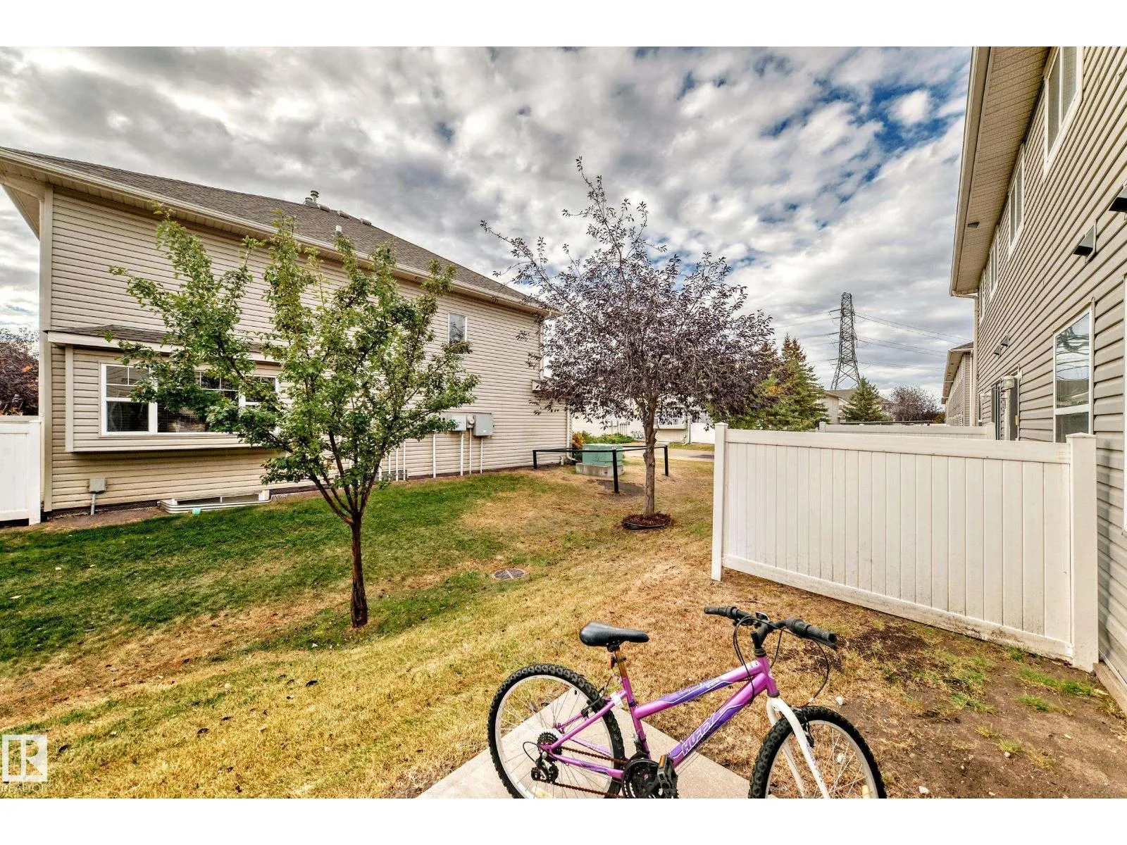 #72 230 EDWARDS DR SW