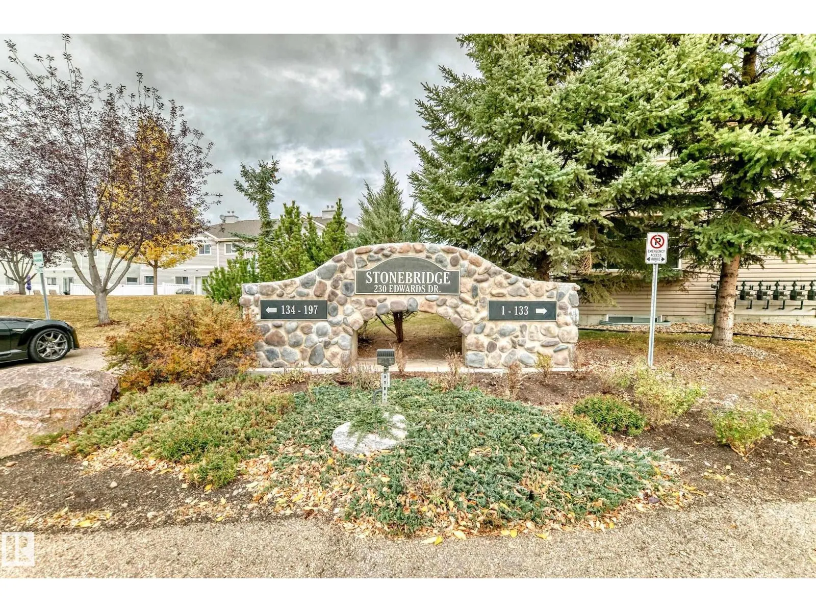 #72 230 EDWARDS DR SW