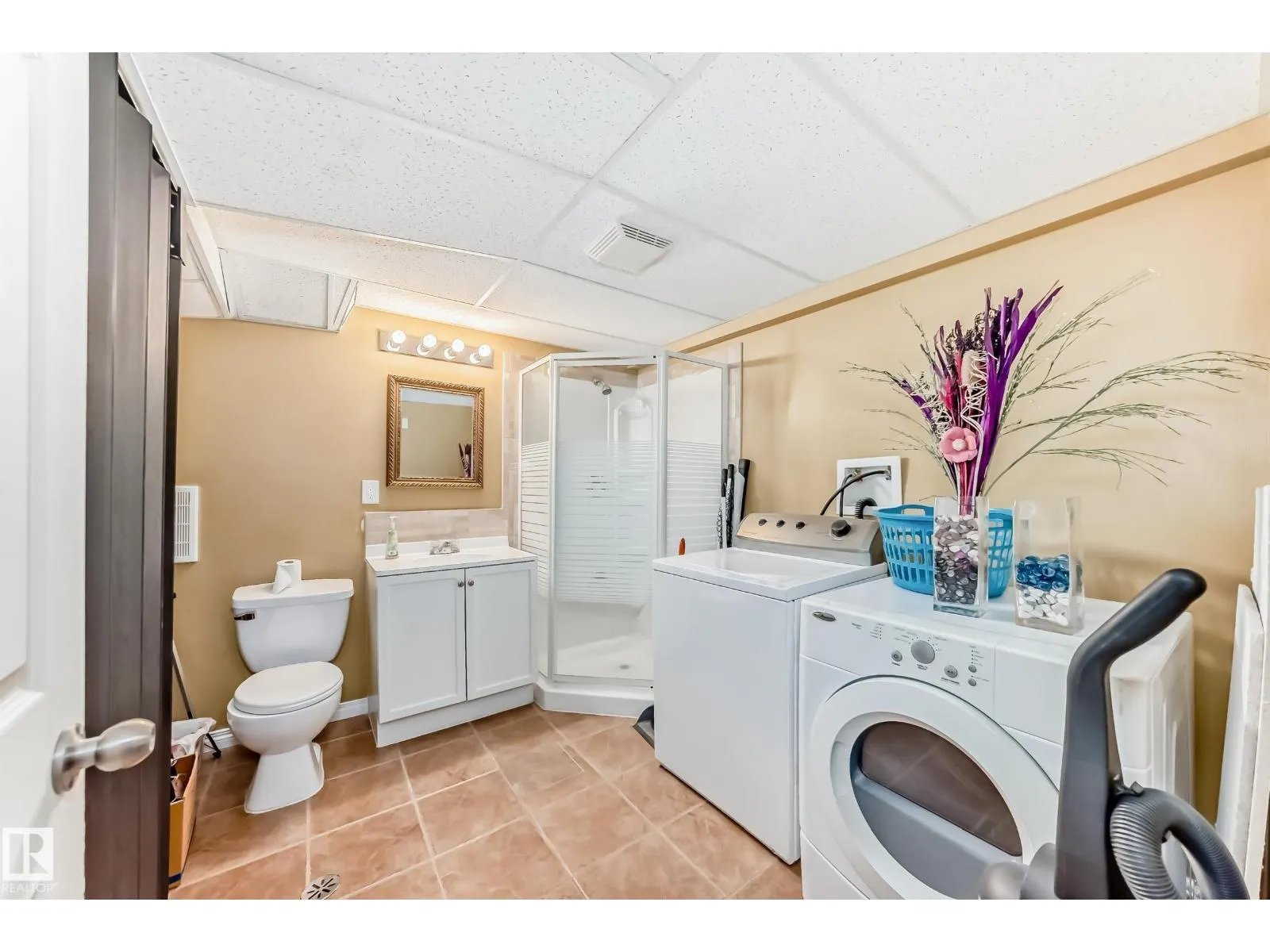 #72 230 EDWARDS DR SW