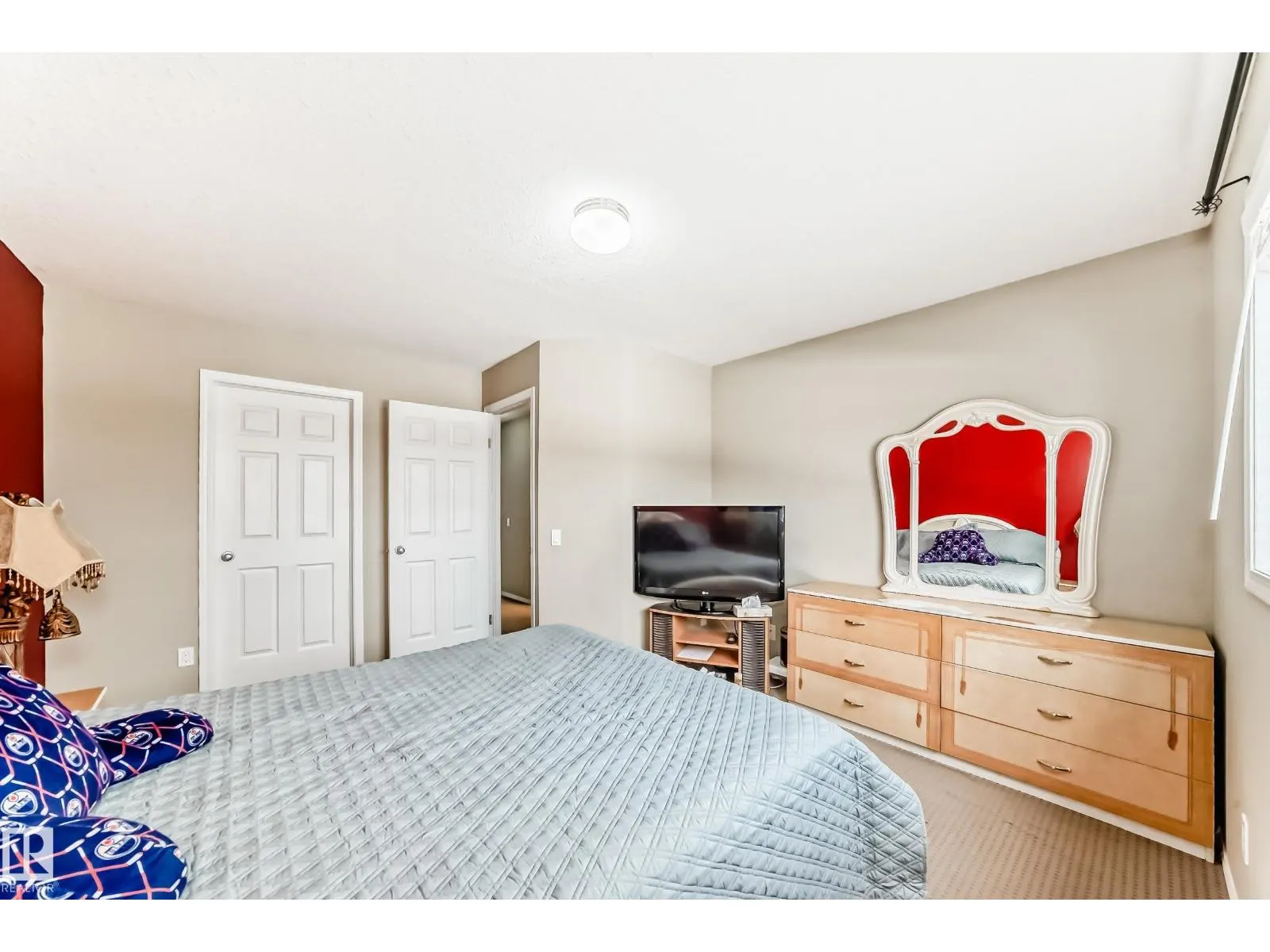 #72 230 EDWARDS DR SW