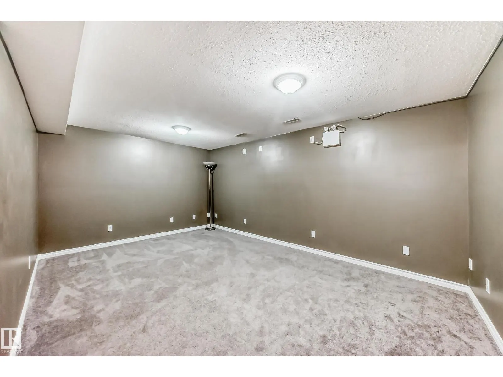 #72 230 EDWARDS DR SW