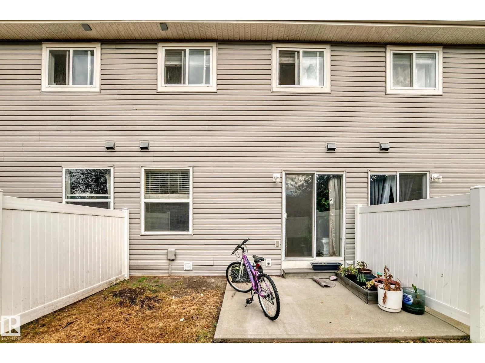 #72 230 EDWARDS DR SW