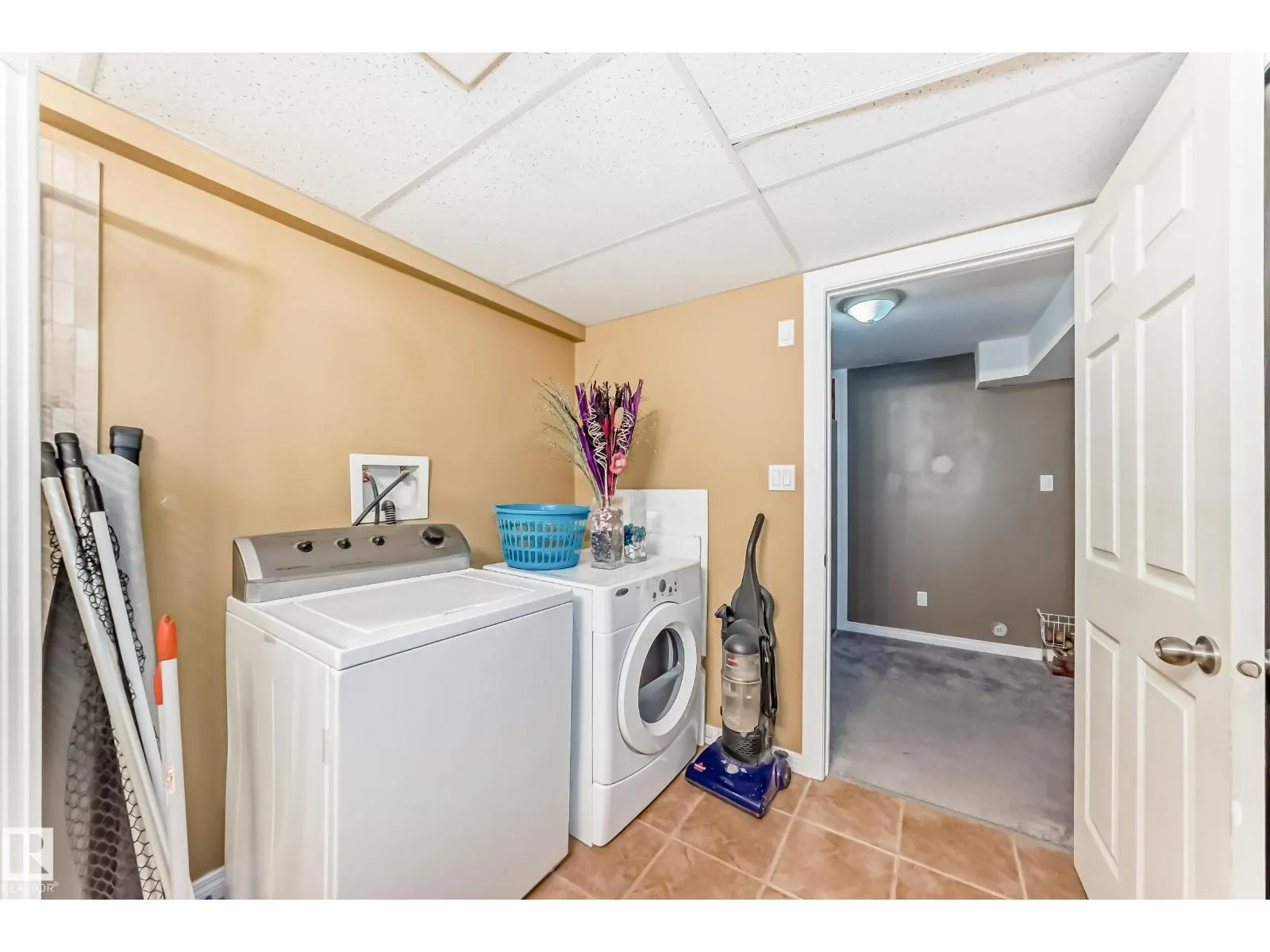 #72 230 EDWARDS DR SW