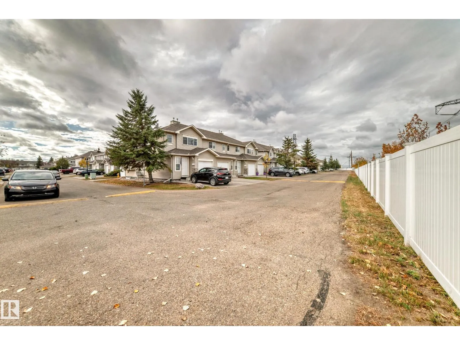 #72 230 EDWARDS DR SW