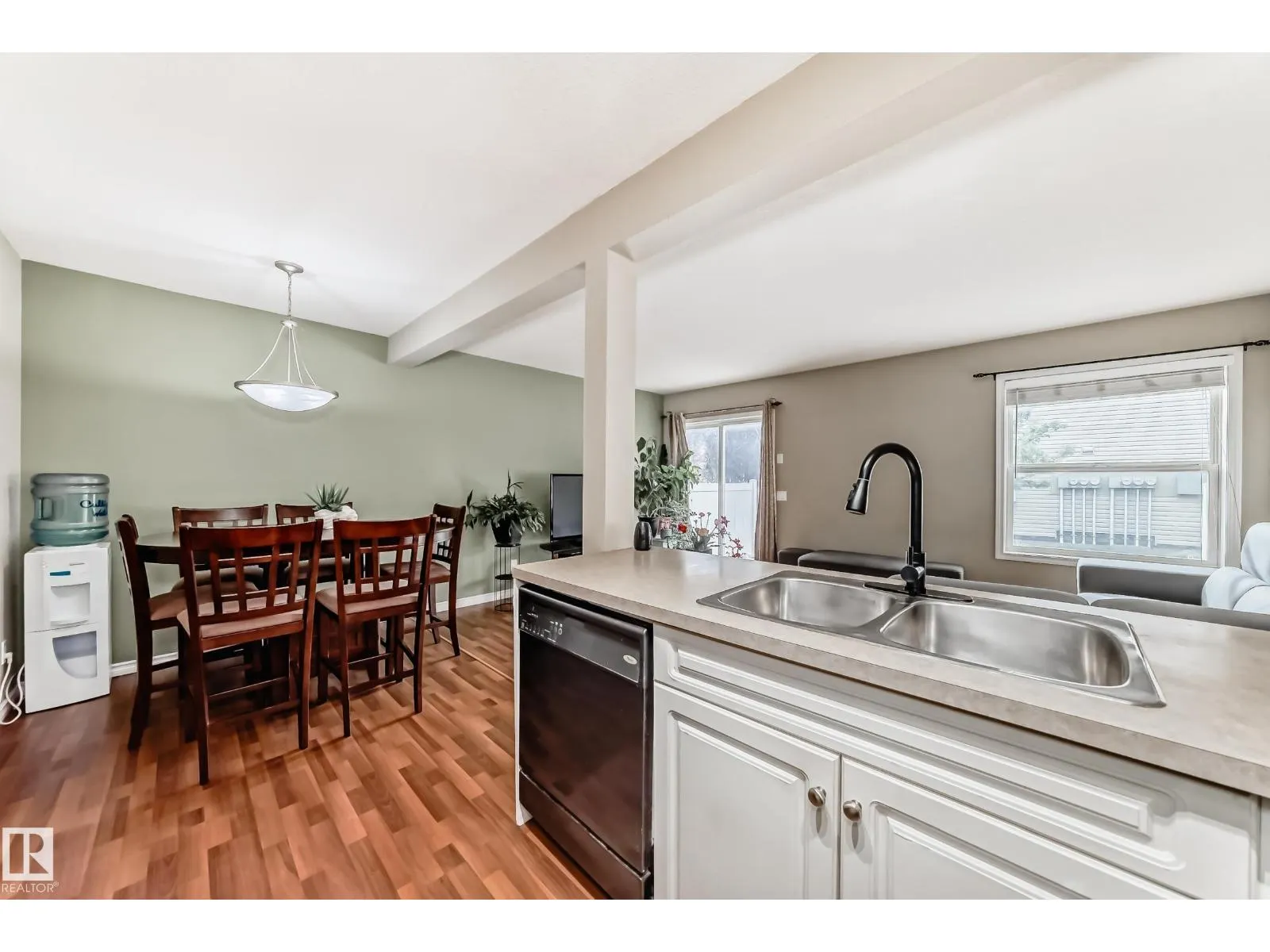 #72 230 EDWARDS DR SW