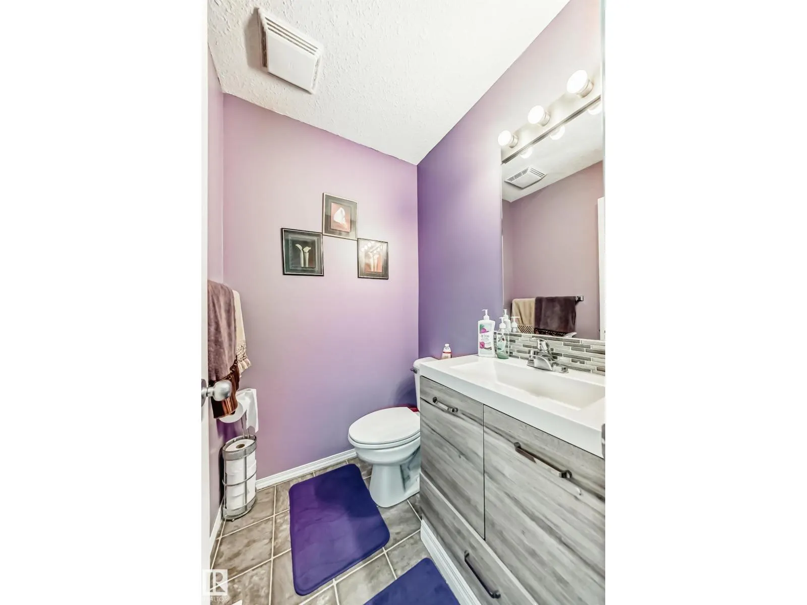 #72 230 EDWARDS DR SW