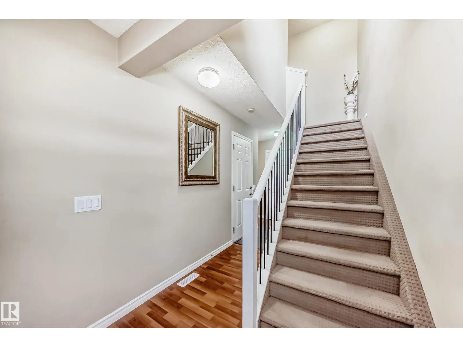 #72 230 EDWARDS DR SW