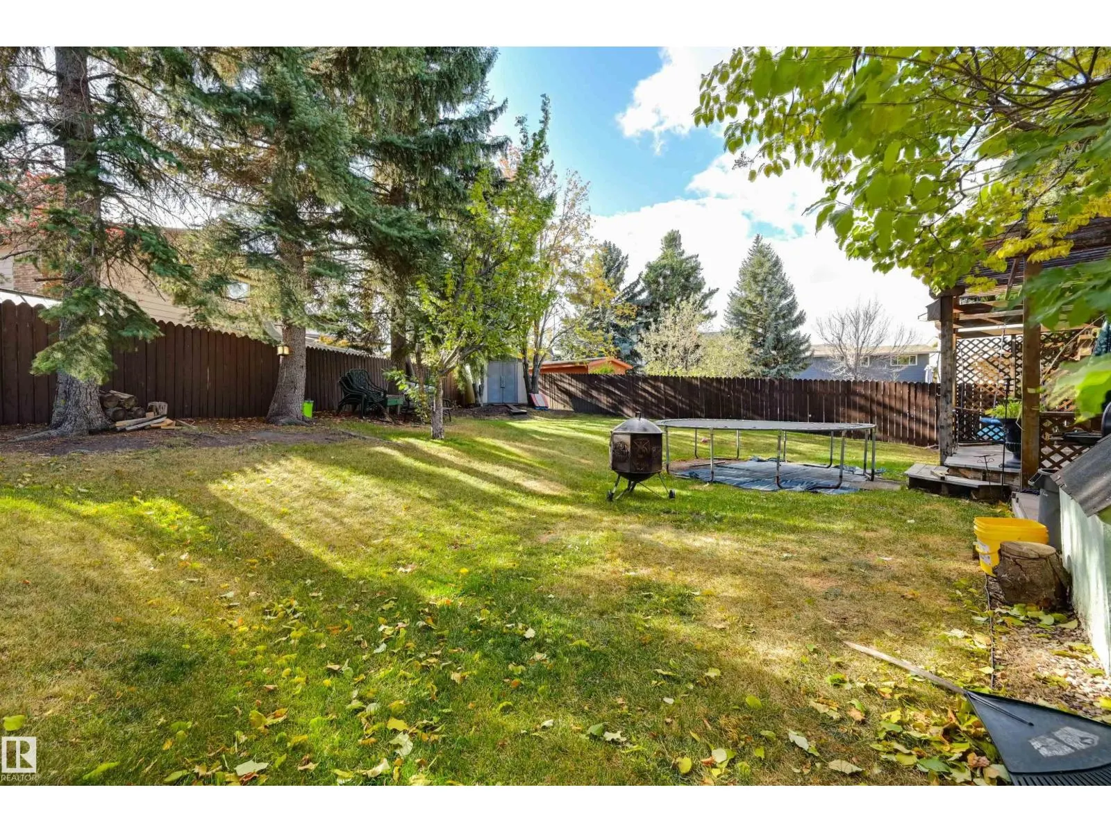 10463 21 AV NW NW