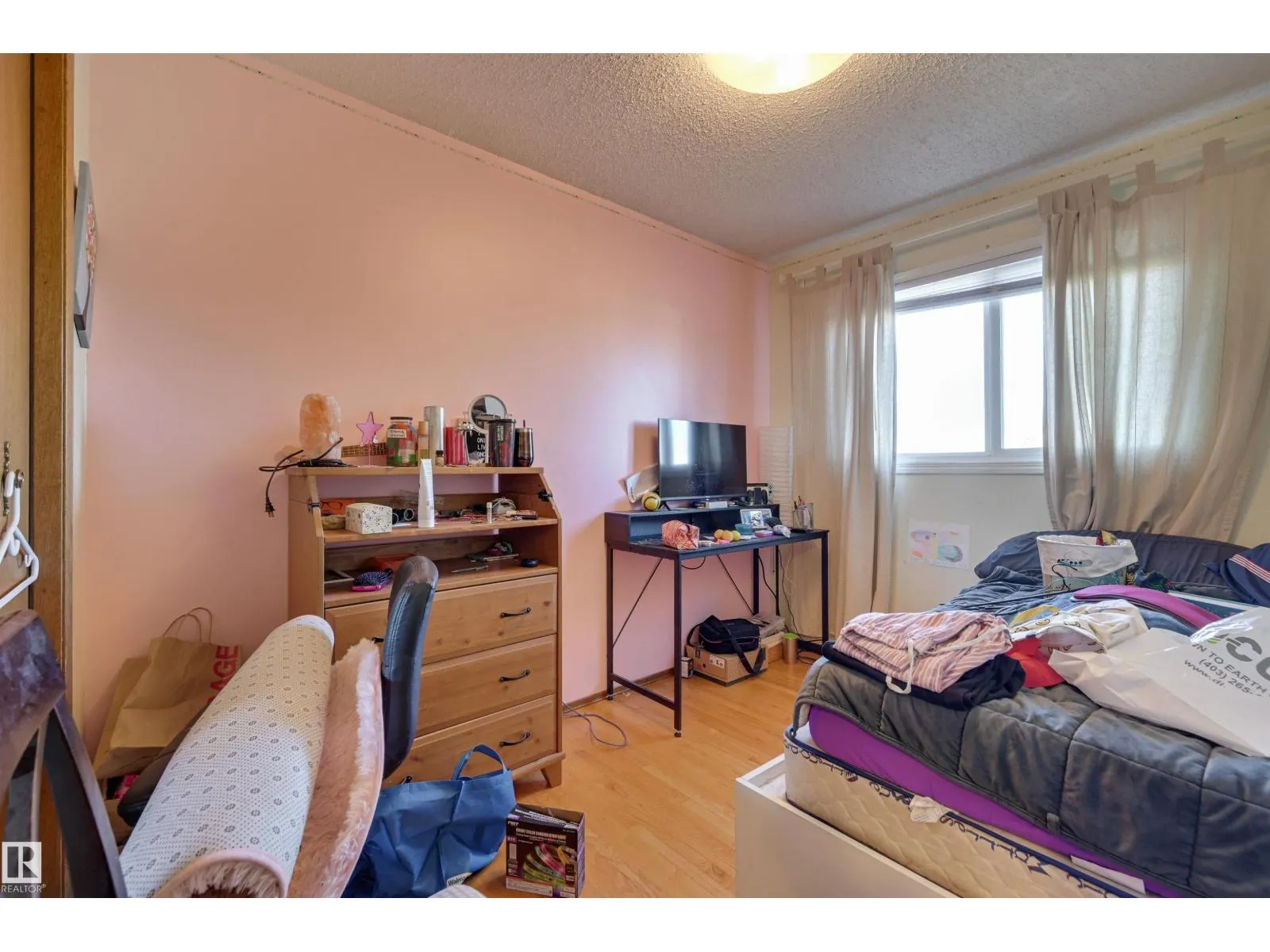 10463 21 AV NW NW