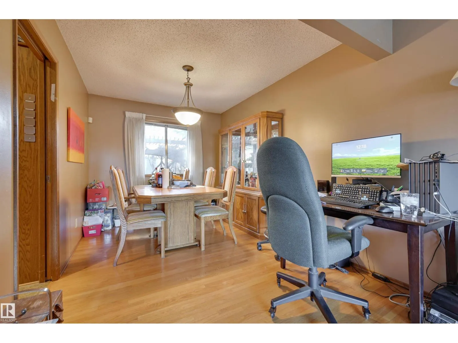 10463 21 AV NW NW