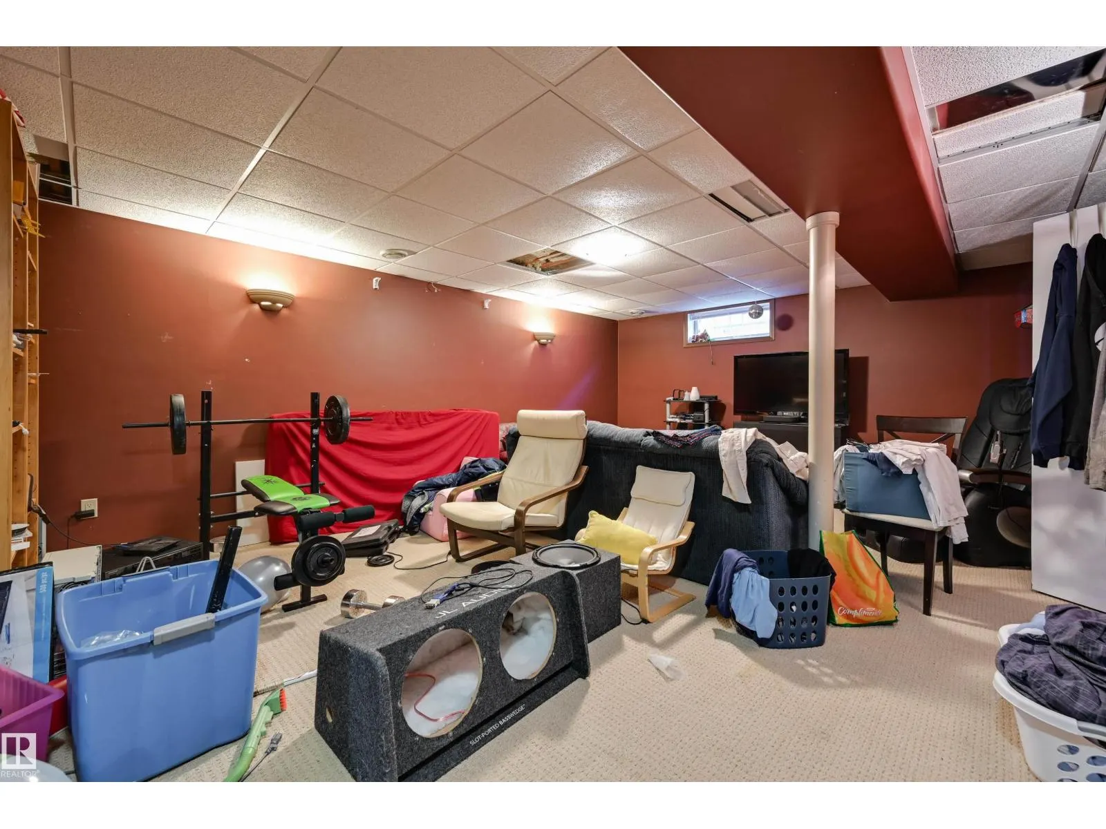 10463 21 AV NW NW