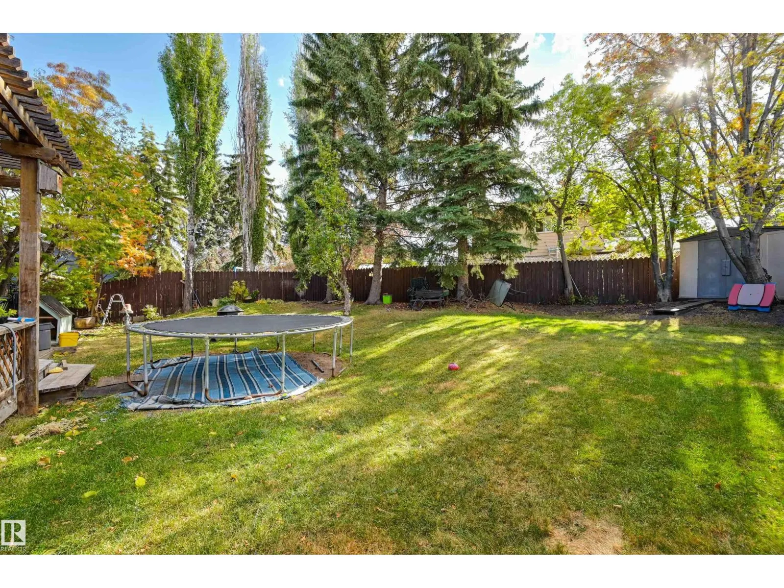 10463 21 AV NW NW
