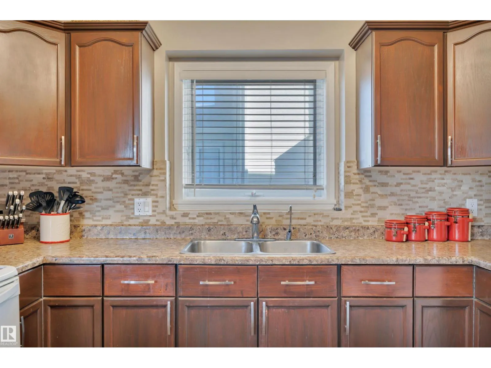 113 PIPESTONE DR