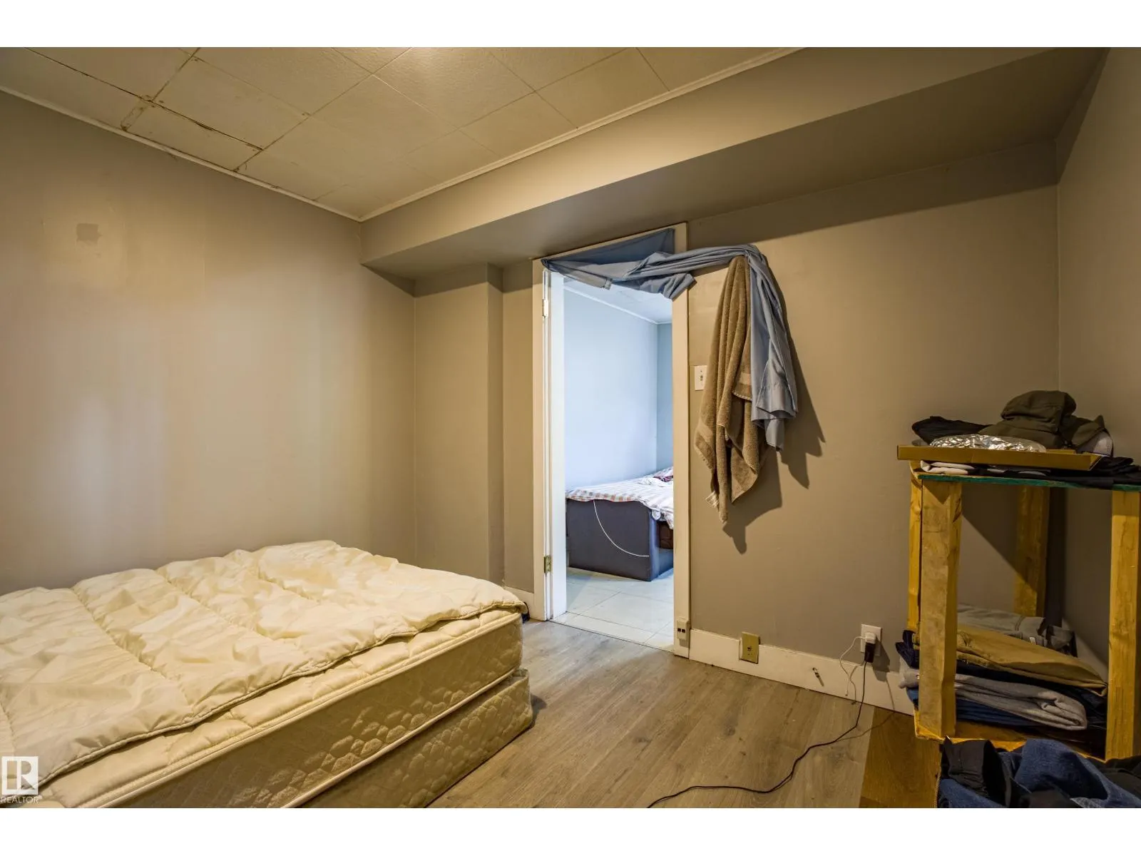 12716 12718 94 ST NW