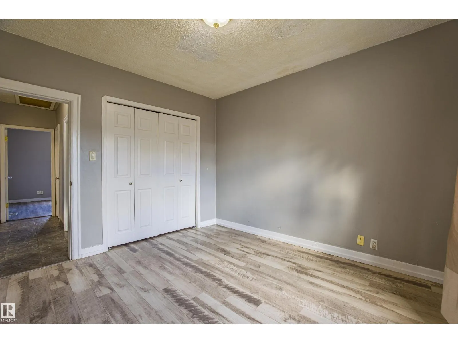 12716 12718 94 ST NW