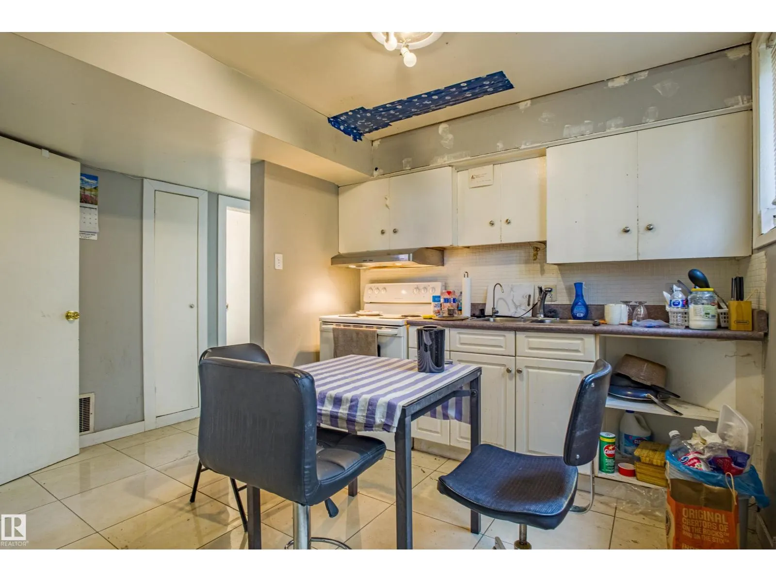 12716 12718 94 ST NW