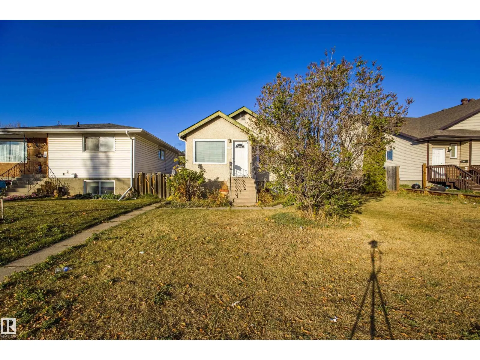 12716 12718 94 ST NW