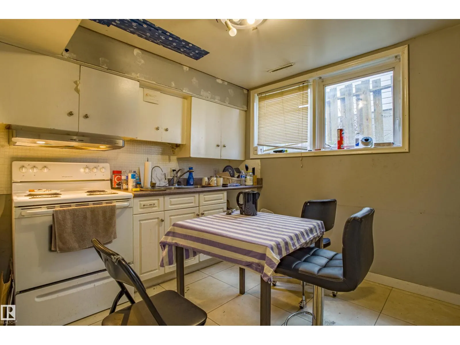 12716 12718 94 ST NW