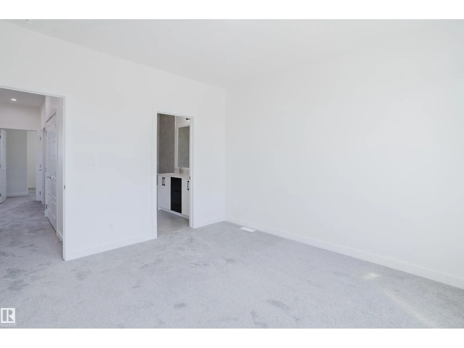 261 Munn WY
