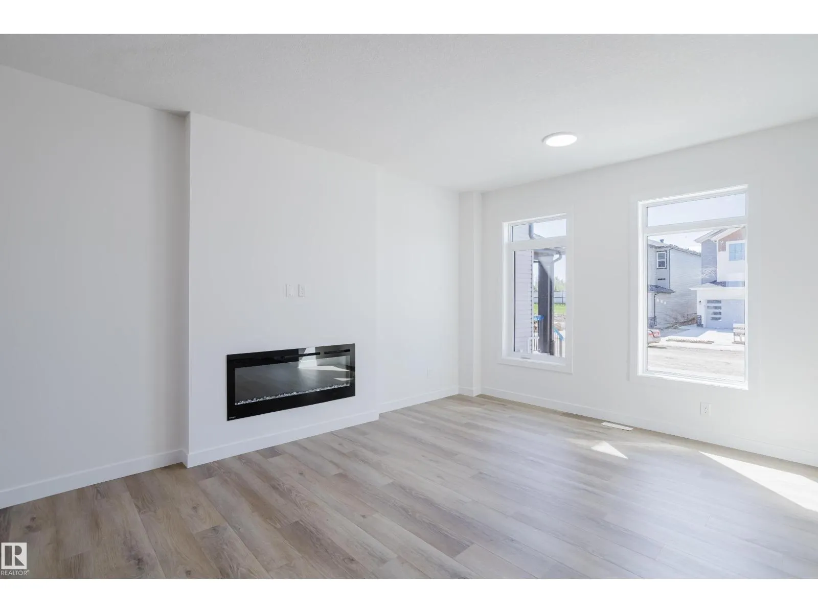 261 Munn WY