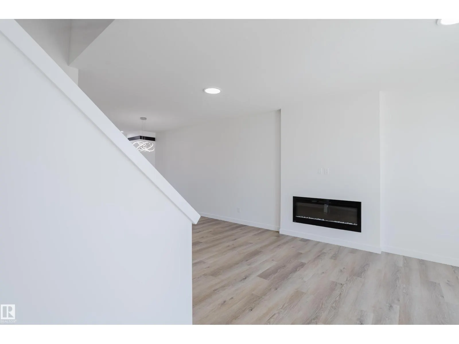 261 Munn WY