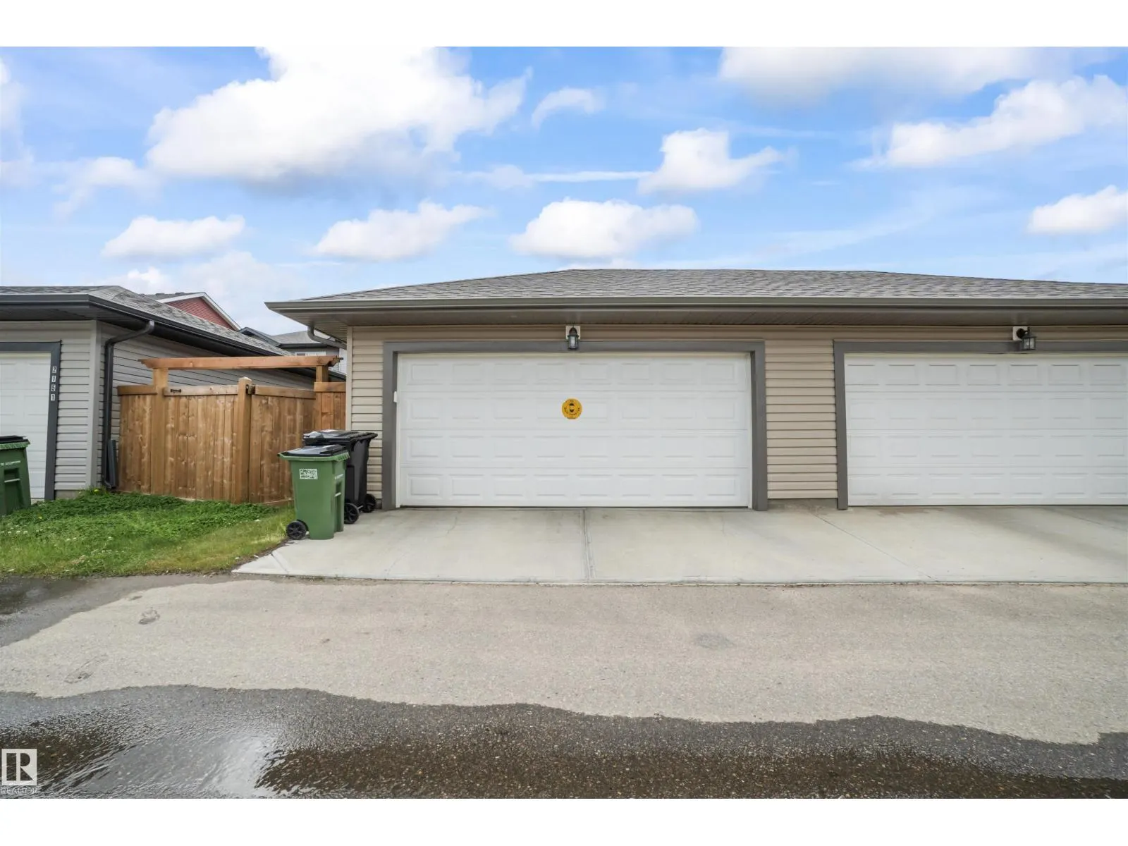 2153 MAPLE RD NW