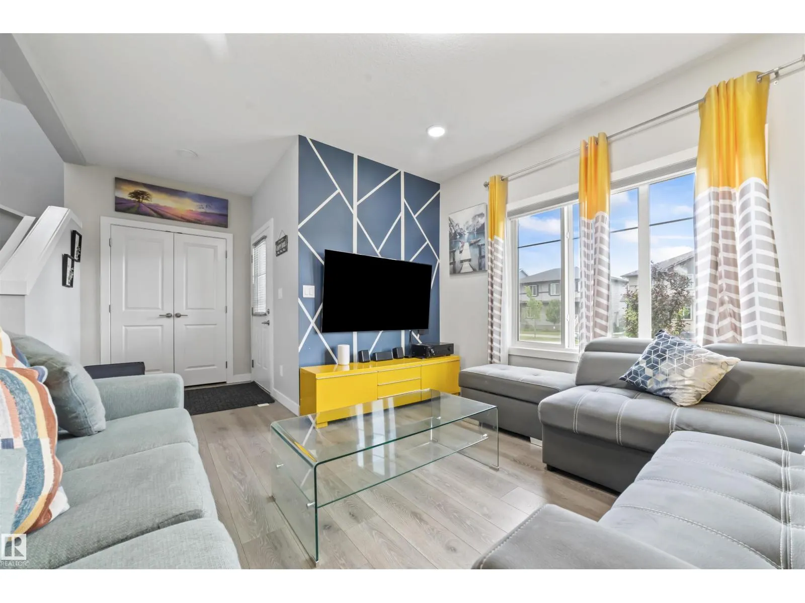 2153 MAPLE RD NW