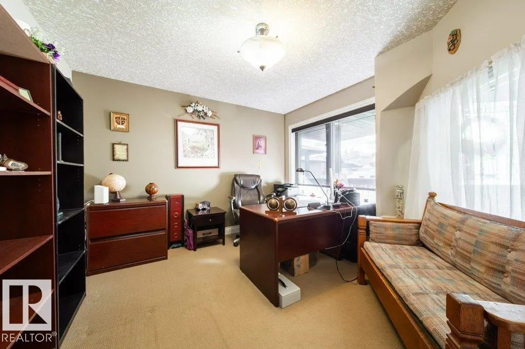 6040 166 AV NW