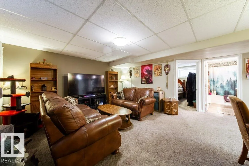 6040 166 AV NW