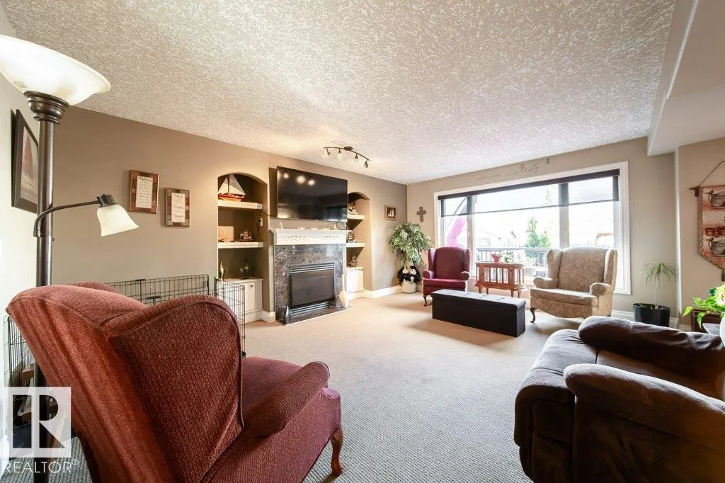 6040 166 AV NW