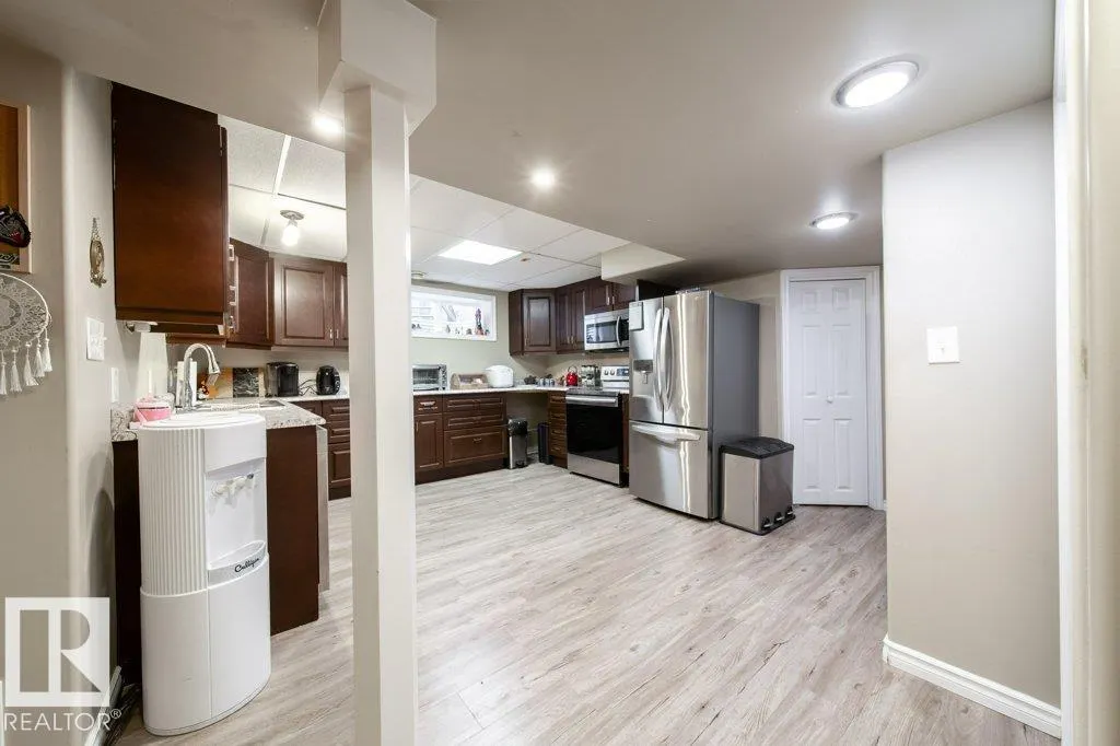 6040 166 AV NW