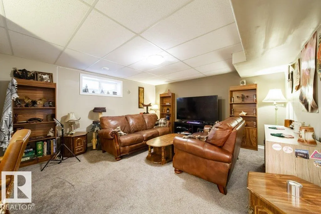 6040 166 AV NW