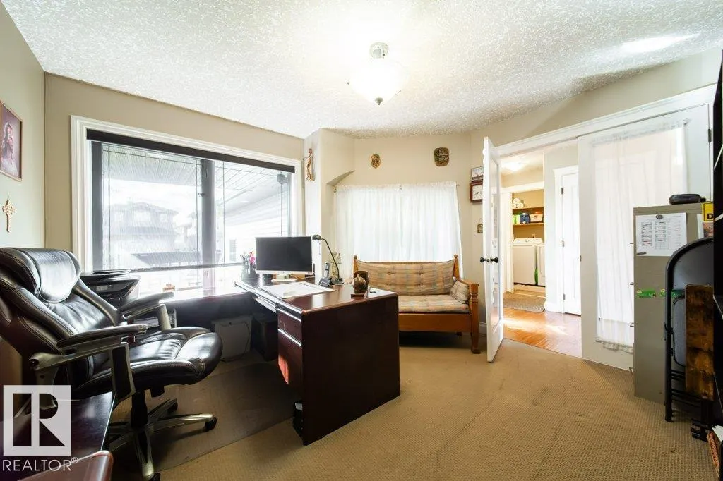6040 166 AV NW