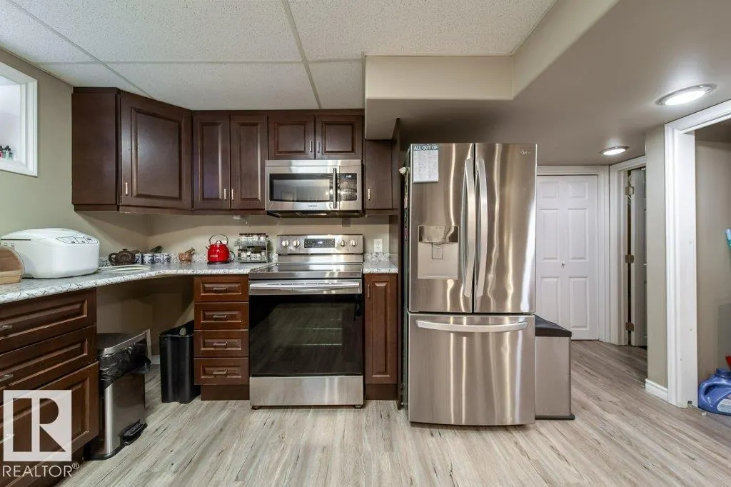 6040 166 AV NW