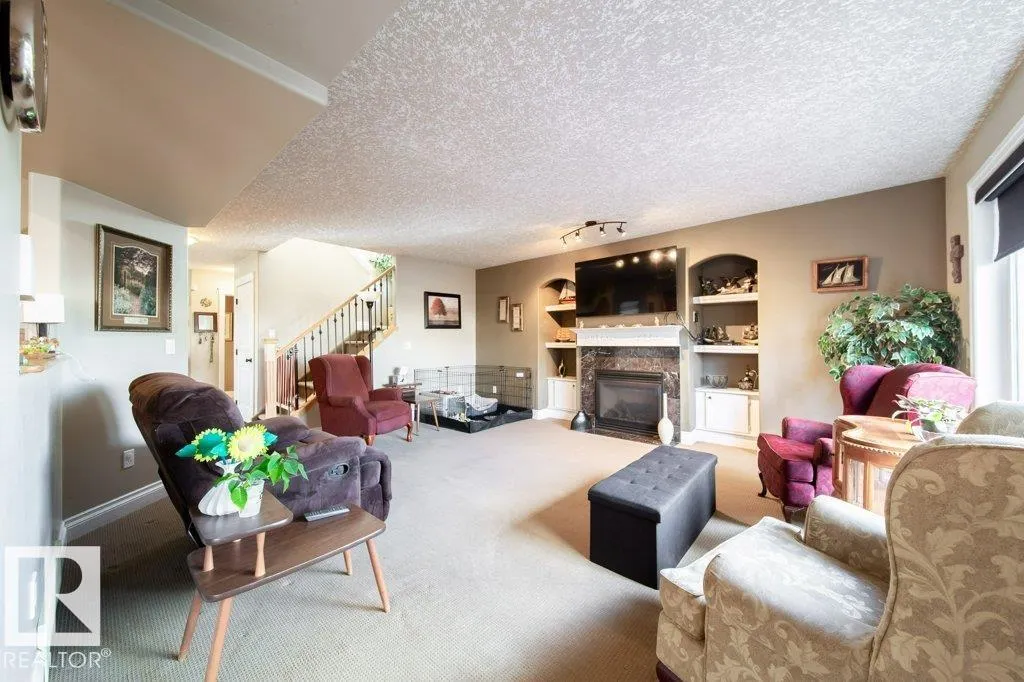 6040 166 AV NW