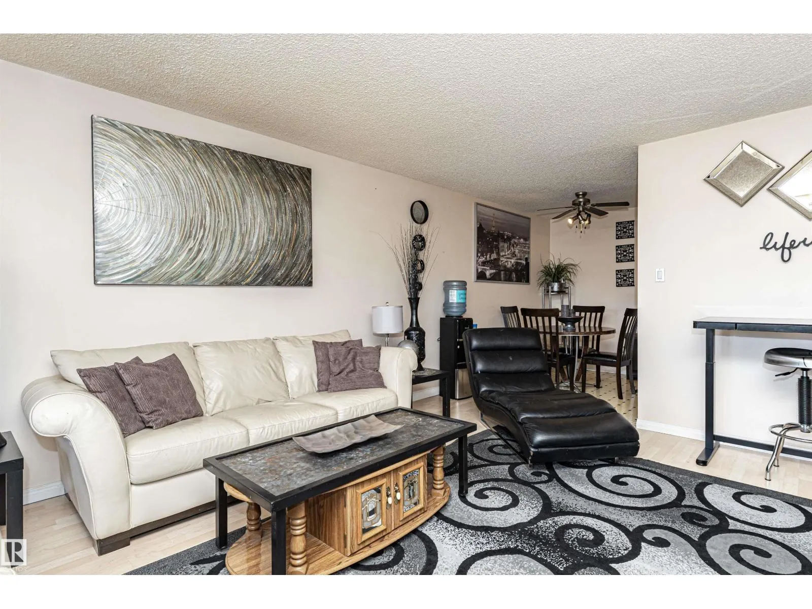 #305 5316 118 AV NW