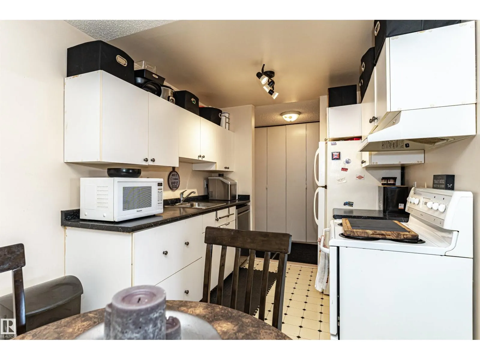 #305 5316 118 AV NW