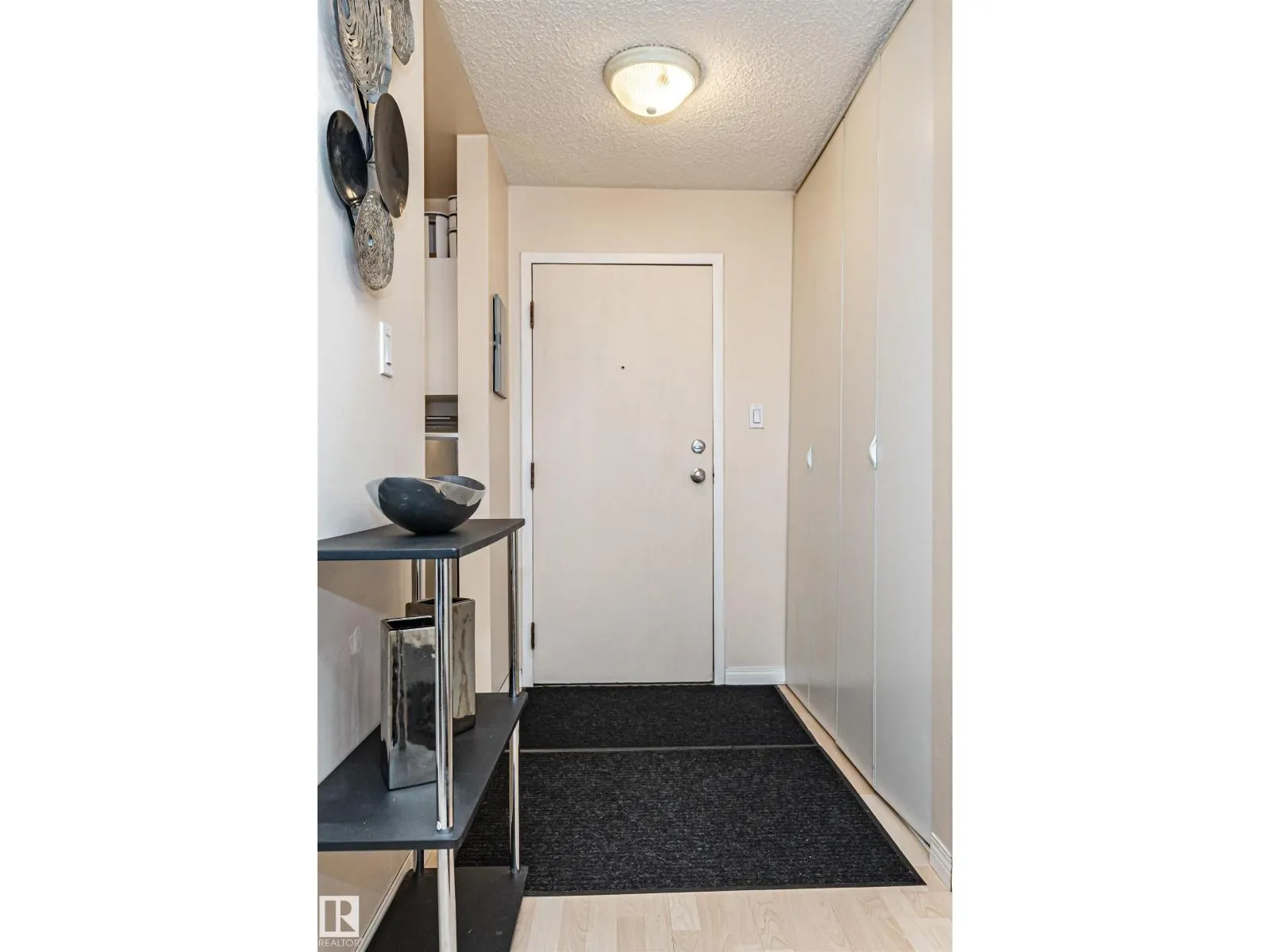 #305 5316 118 AV NW