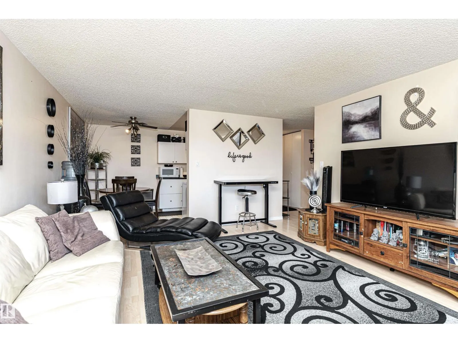 #305 5316 118 AV NW