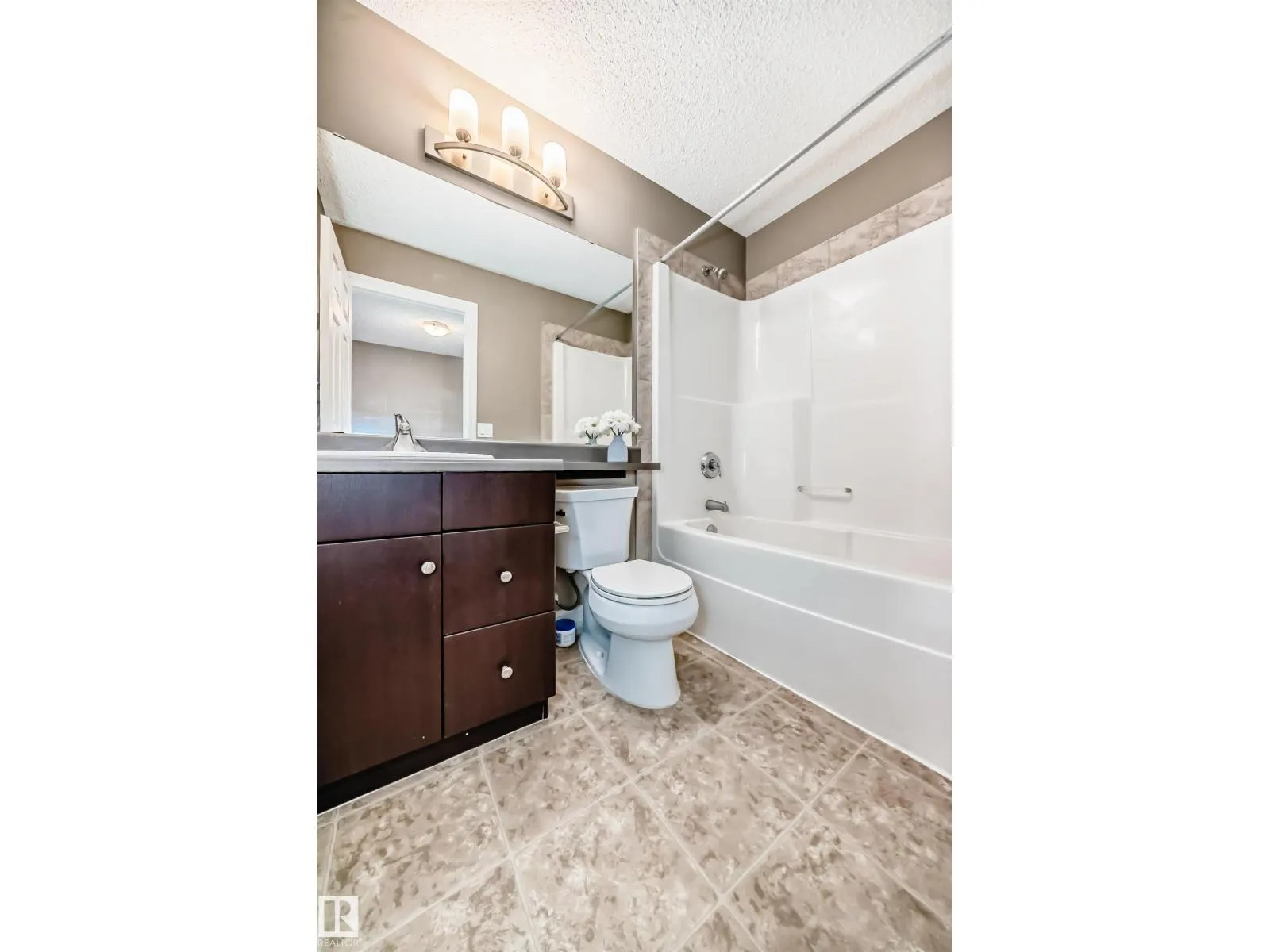#54 3625 144 AV NW