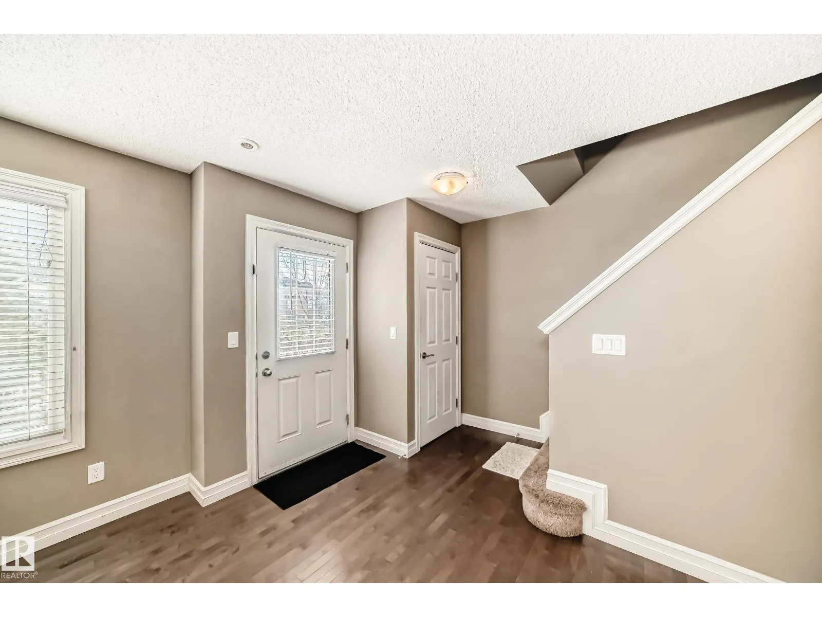 #54 3625 144 AV NW