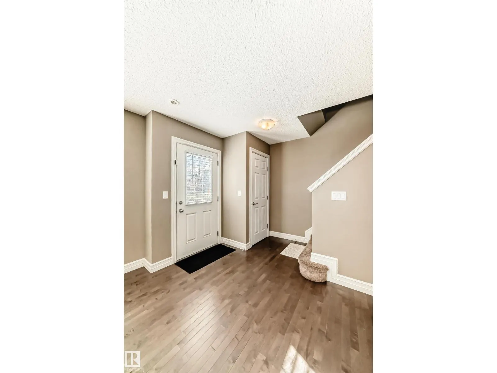 #54 3625 144 AV NW